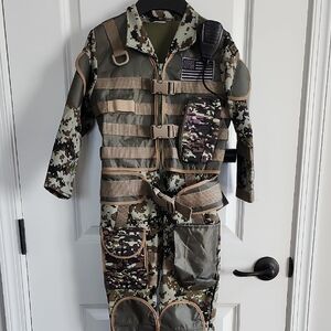 Camouflage Outdoor Jumpsuit with Pockets- Military Hat Included